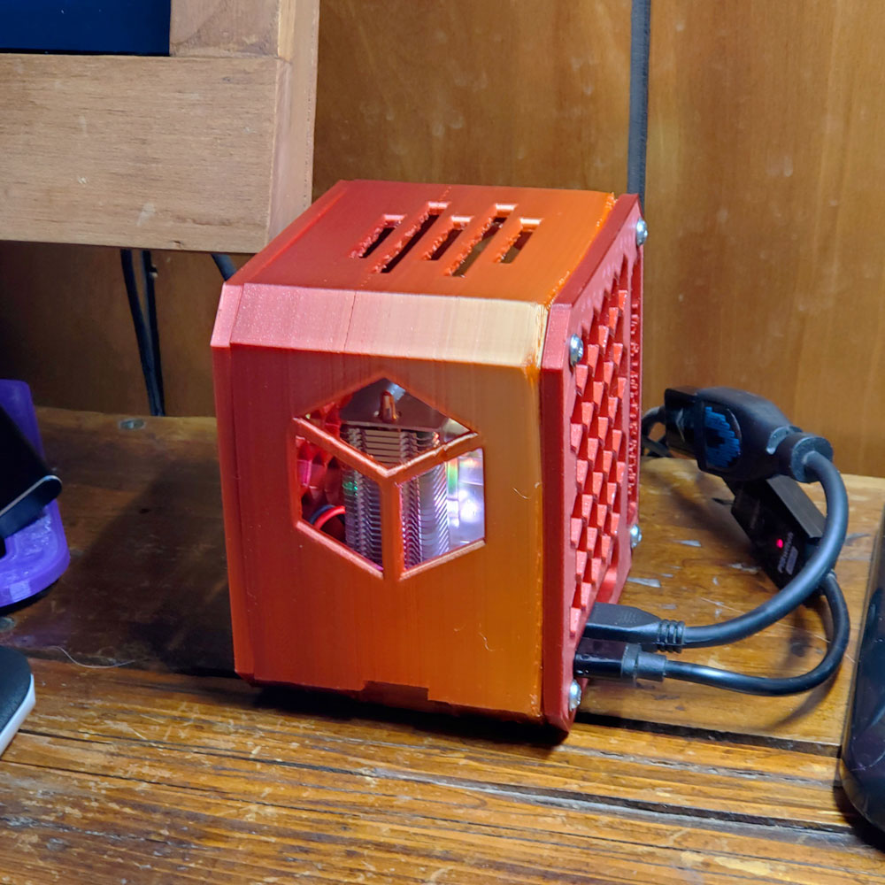 فایل سه بعدی جعبه رزبری پای 4 طرح گیمینگ R2